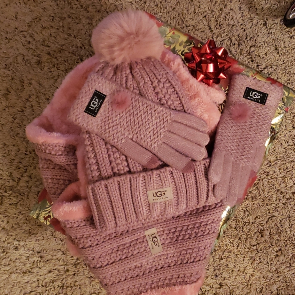 Ugg hat  gloves and infinity scarf set